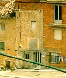 Fusin de adobe y ladrillo en una misma casa