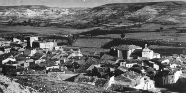 Vista general de Castrillo de Don Juan (Palencia), cuando exista el Palacio del Conde Orgaz